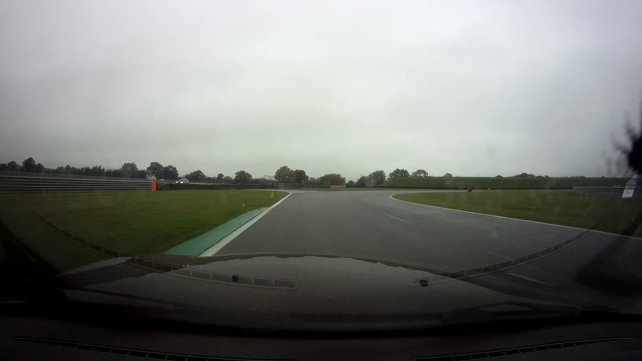 BMW Z4 Wet Snetterton Lap