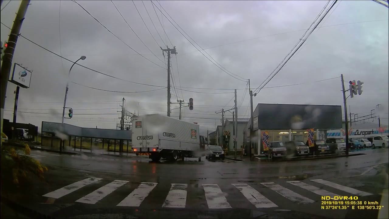 運送トラック紙一重！！交通事故危機一髪！！ドライブレコーダー車載カメラ映像