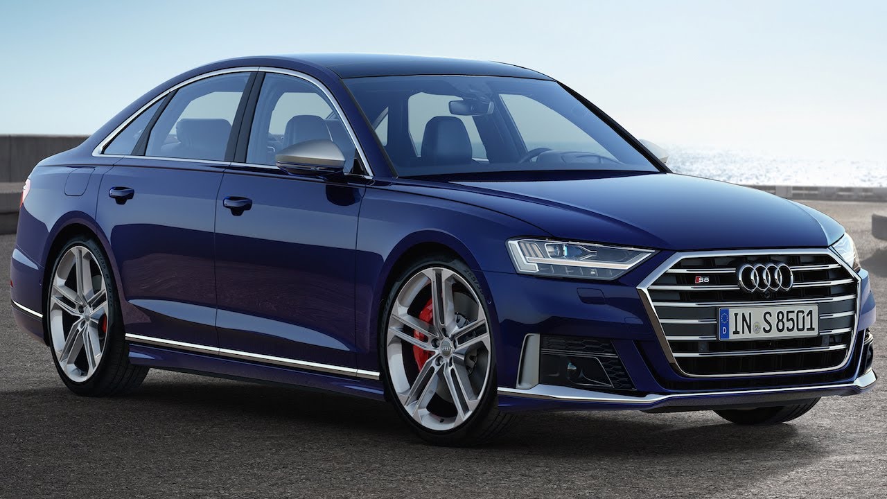 2020 Audi S8 luxury car