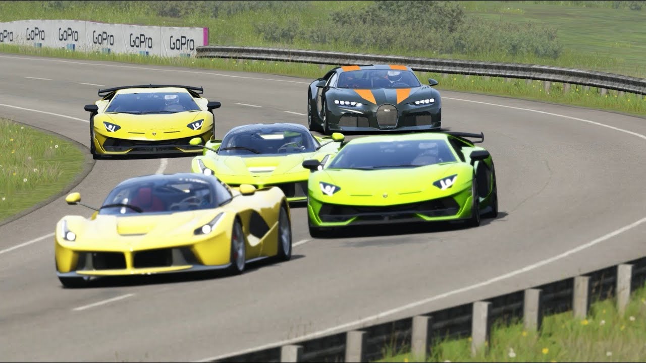 Bugatti Chiron Super Sport 300+ vs Ferrari LaFerrari vs Lamborghini Aventador SVJ