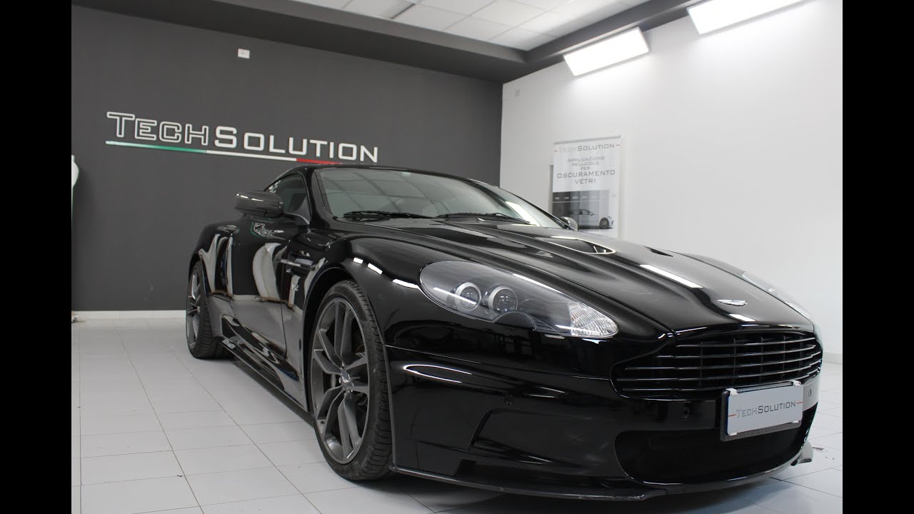 Detailing Aston Martin DBS V12