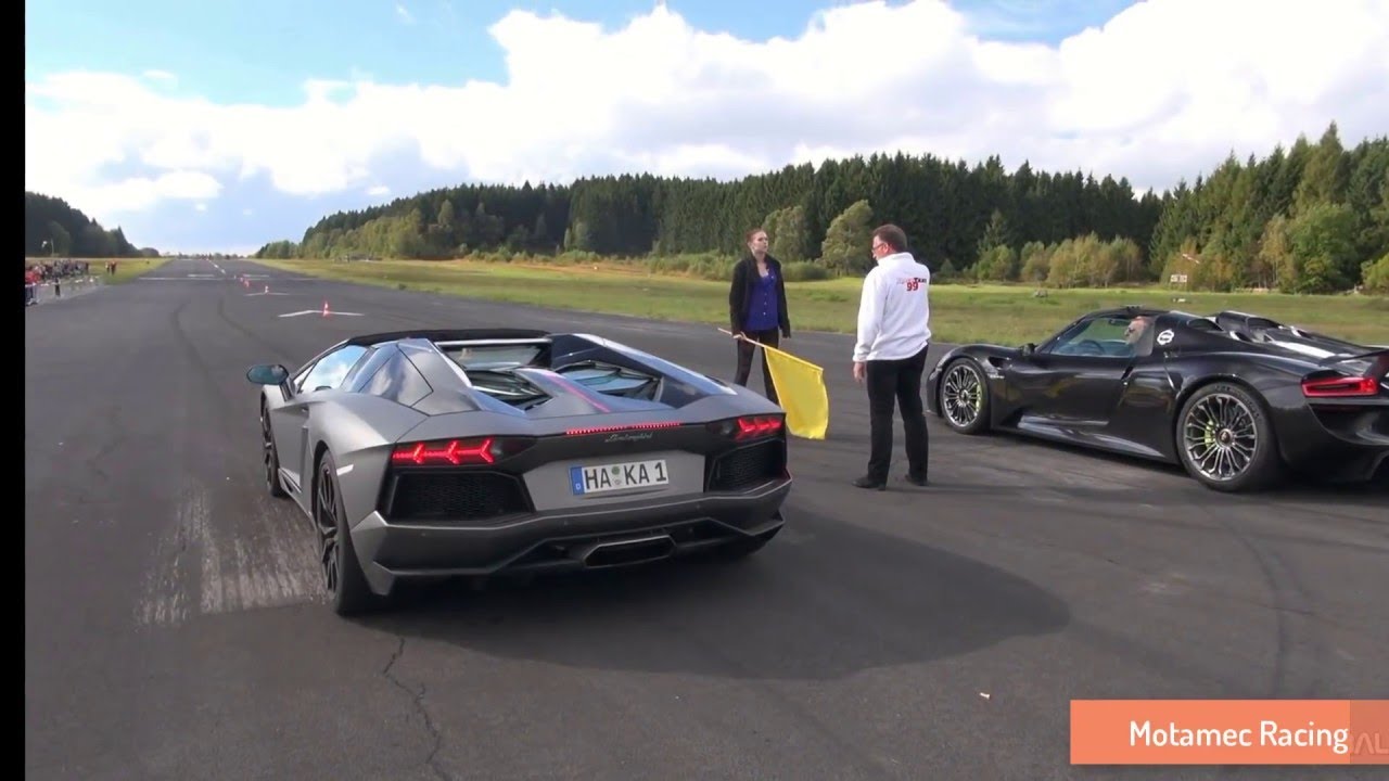 Porsche 918 Spyder vs Lamborghini Aventador